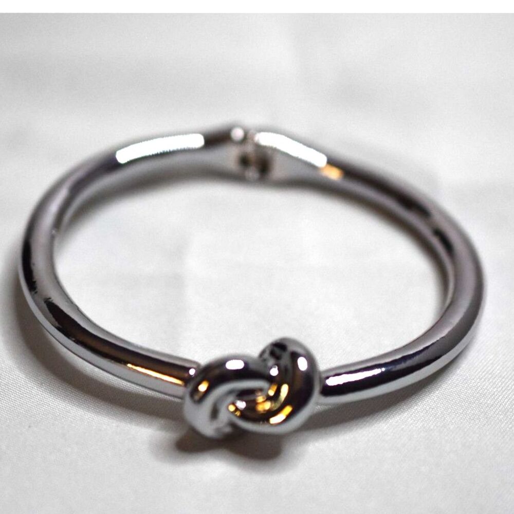 NWOT Ultra Modern Silver Tone Metal Knot Hinged 5" Bangle Unisex Bracelet